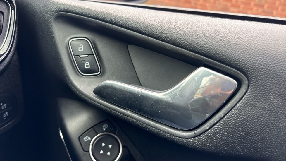 Ford Fiesta 1.0 EcoBoost Titanium 5dr Auto Petrol Hatchback - Image 32