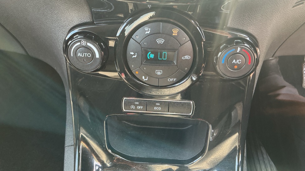 Ford Fiesta 1.0 EcoBoost 125 Titanium 5dr Petrol Hatchback - Image 44
