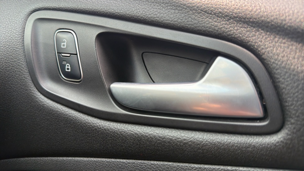 Ford Kuga 1.5 EcoBoost 182 Zetec 5dr Auto Petrol Estate - Image 32
