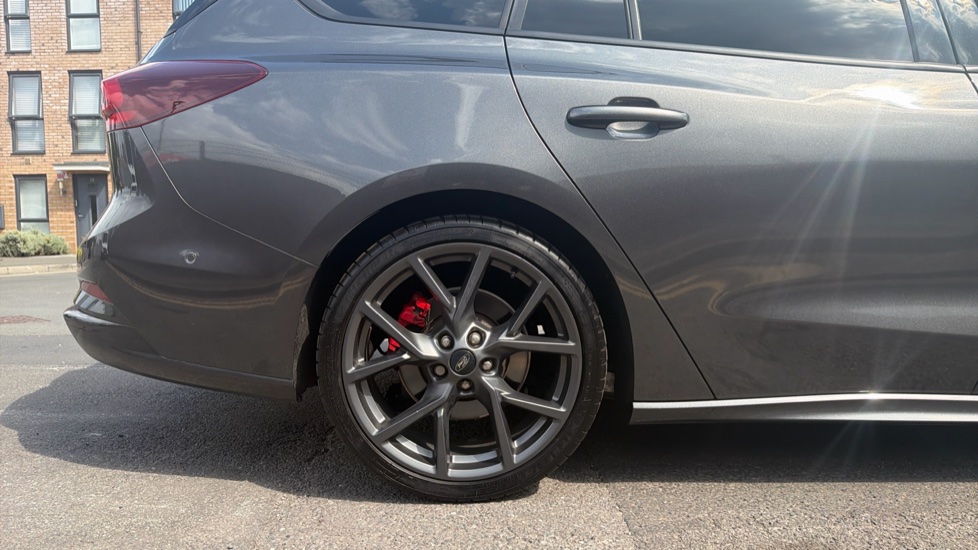 Ford Focus ST 2.3 EcoBoost ST 5dr Petrol Estate - Image 7