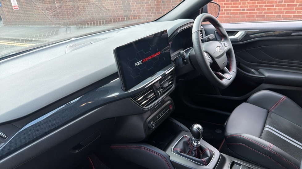 Ford Focus ST 2.3 EcoBoost ST 5dr Petrol Estate - Image 9