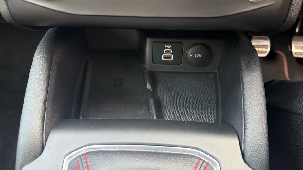 Ford Focus ST 2.3 EcoBoost ST 5dr Petrol Estate - Image 29