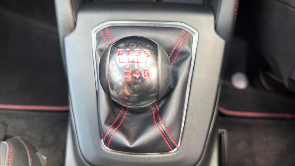 Ford Focus ST 2.3 EcoBoost ST 5dr Petrol Estate - Image 30