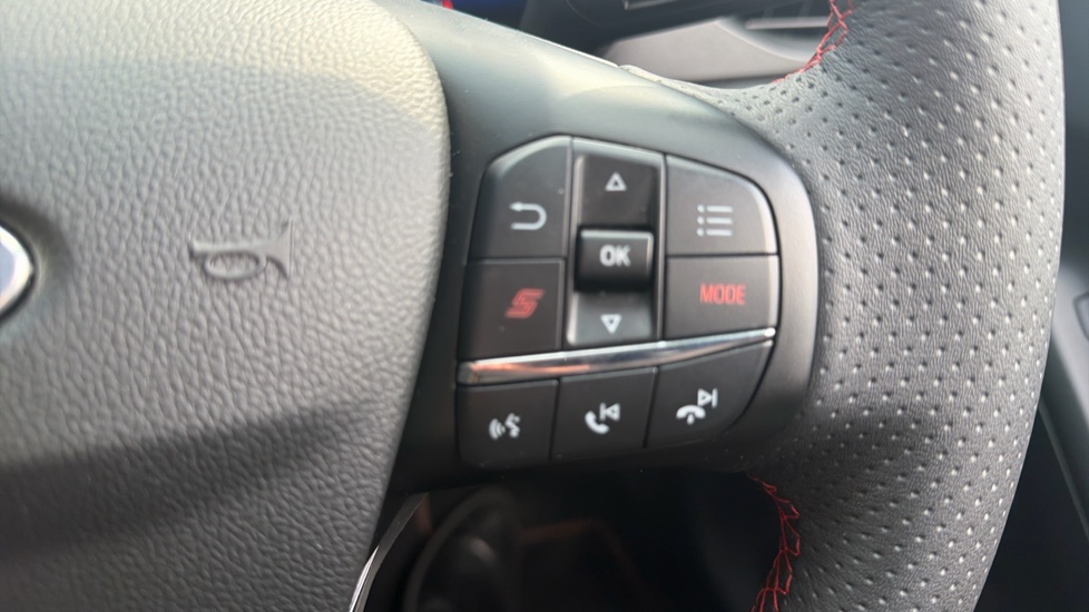Ford Focus ST 2.3 EcoBoost ST 5dr Petrol Estate - Image 34