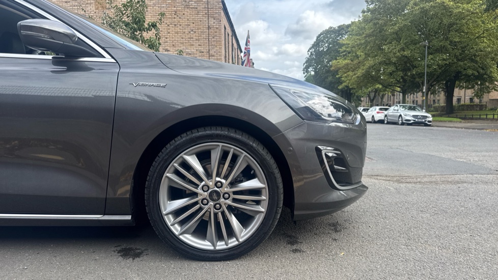 Ford Focus Vignale 1.0 EcoBoost 125 5dr Auto Petrol Hatchback - Image 7
