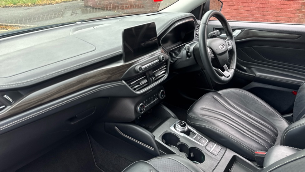 Ford Focus Vignale 1.0 EcoBoost 125 5dr Auto Petrol Hatchback - Image 9