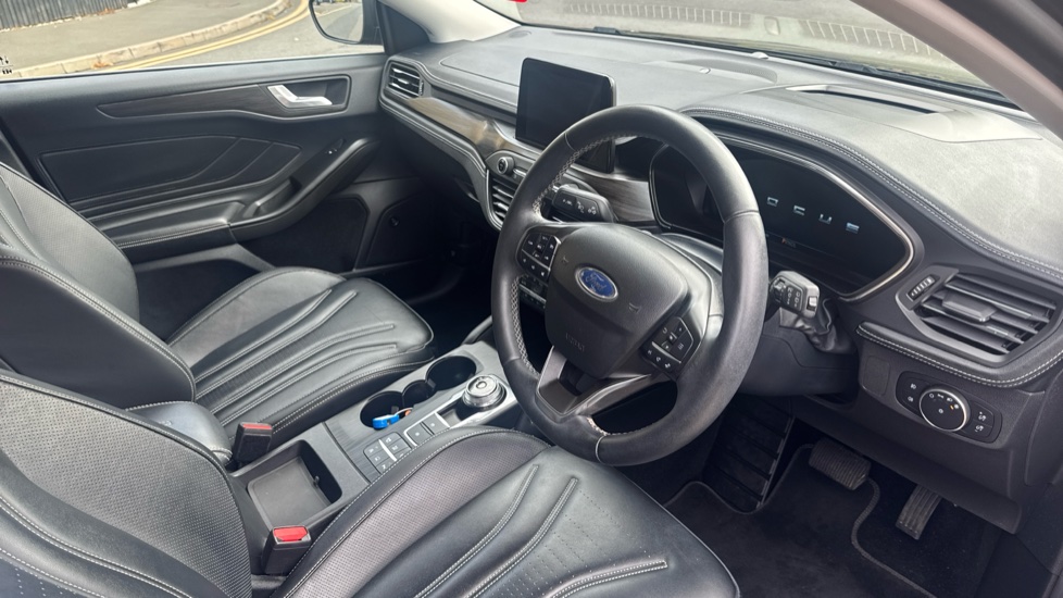 Ford Focus Vignale 1.0 EcoBoost 125 5dr Auto Petrol Hatchback - Image 11