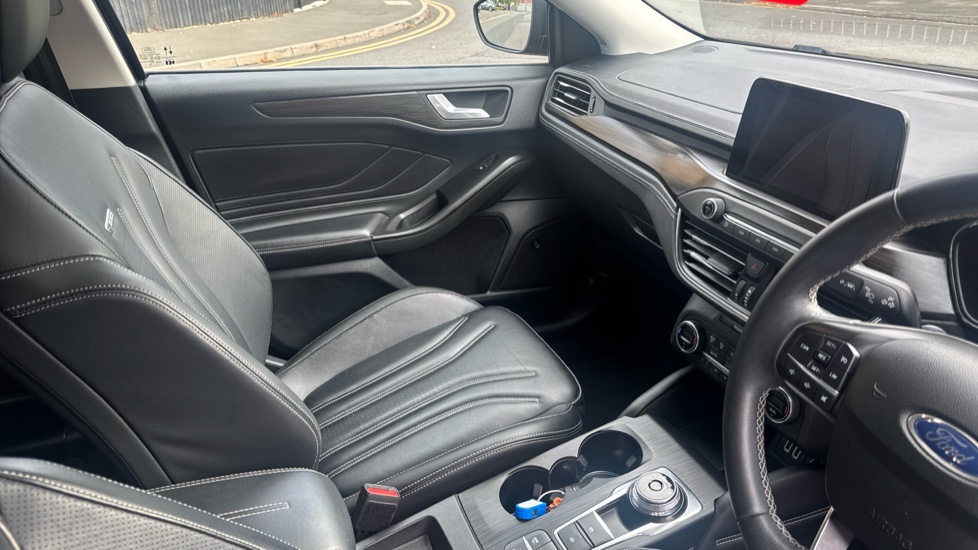 Ford Focus Vignale 1.0 EcoBoost 125 5dr Auto Petrol Hatchback - Image 14