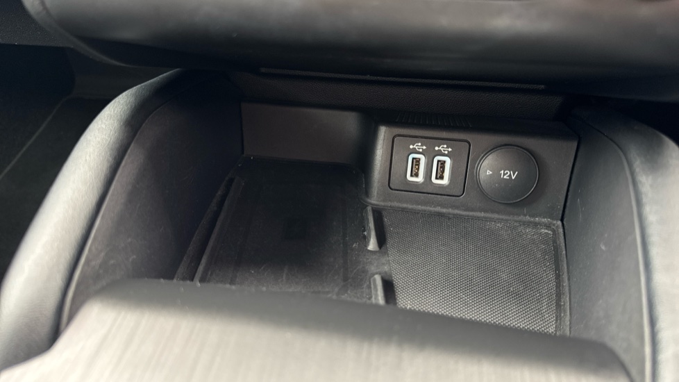 Ford Focus Vignale 1.0 EcoBoost 125 5dr Auto Petrol Hatchback - Image 29