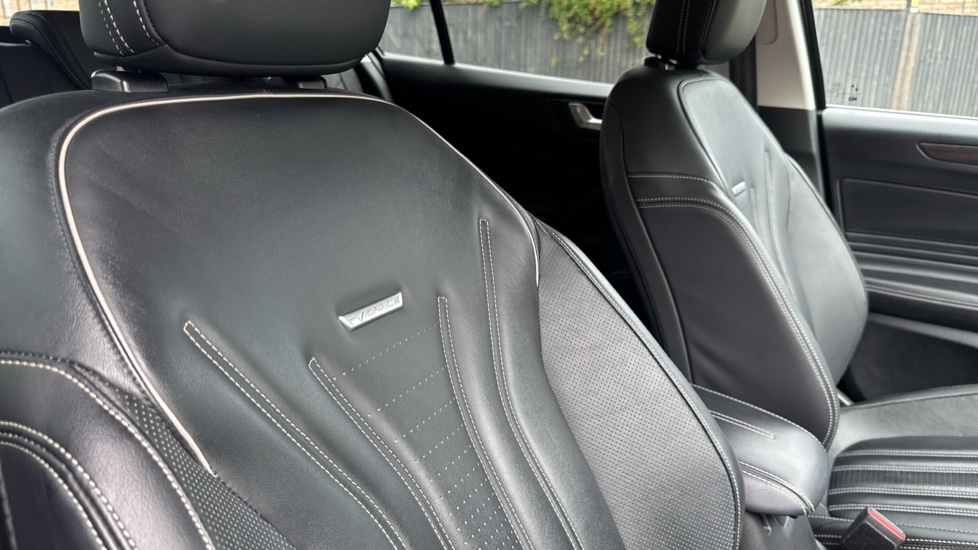 Ford Focus Vignale 1.0 EcoBoost 125 5dr Auto Petrol Hatchback - Image 34