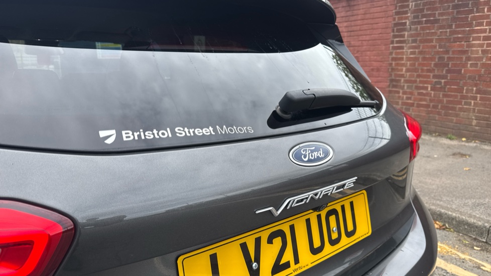 Ford Focus Vignale 1.0 EcoBoost 125 5dr Auto Petrol Hatchback - Image 39