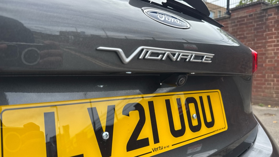 Ford Focus Vignale 1.0 EcoBoost 125 5dr Auto Petrol Hatchback - Image 40