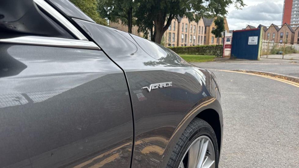 Ford Focus Vignale 1.0 EcoBoost 125 5dr Auto Petrol Hatchback - Image 42