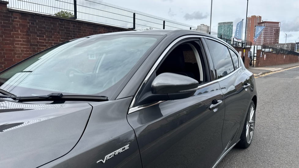 Ford Focus Vignale 1.0 EcoBoost 125 5dr Auto Petrol Hatchback - Image 45