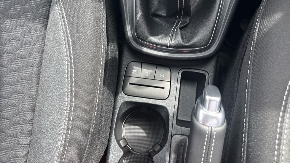 Ford Puma 1.0 EcoBoost Hybrid mHEV Titanium 5dr Petrol Hatchback - Image 32