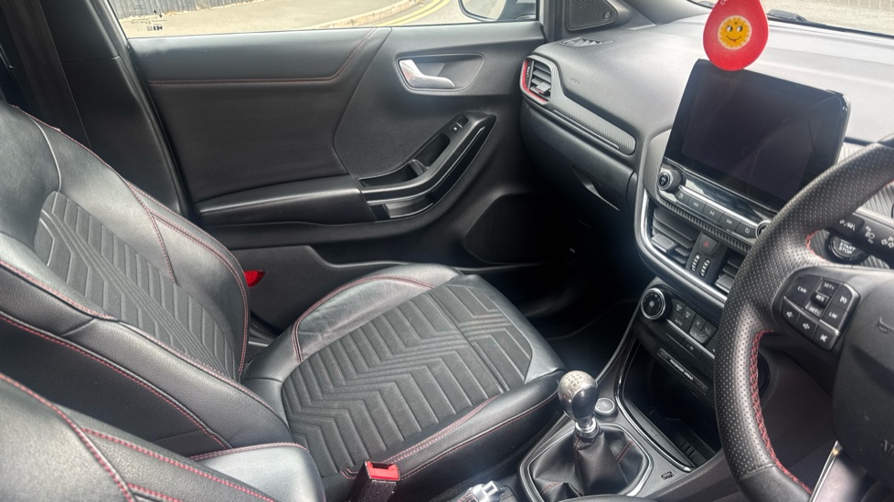 Ford Puma 1.0 EcoBoost Hybrid mHEV ST-Line X 5dr Petrol Hatchback - Image 14