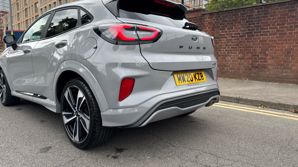Ford Puma 1.0 EcoBoost Hybrid mHEV ST-Line X 5dr Petrol Hatchback - Image 35