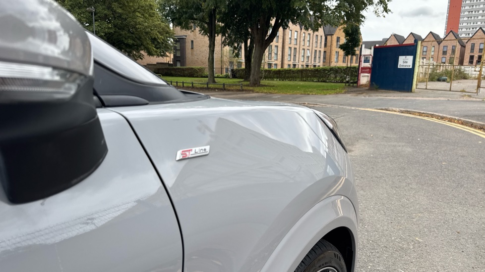 Ford Puma 1.0 EcoBoost Hybrid mHEV ST-Line X 5dr Petrol Hatchback - Image 39