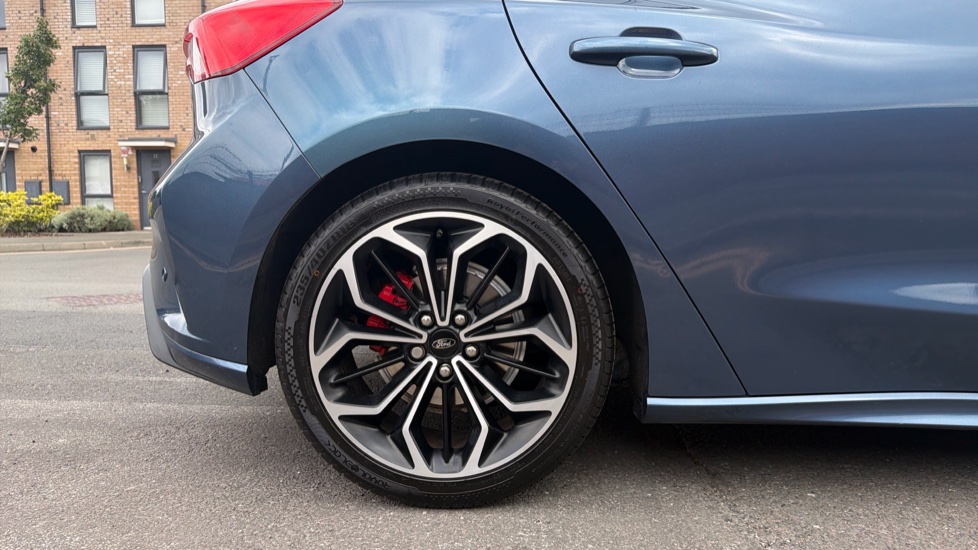 Ford Focus 1.0 EcoBoost 125 ST-Line X 5dr Auto Petrol Hatchback - Image 7