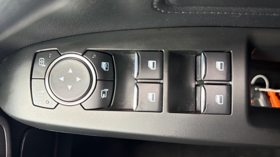 Ford Focus 1.0 EcoBoost 125 ST-Line X 5dr Auto Petrol Hatchback - Image 28