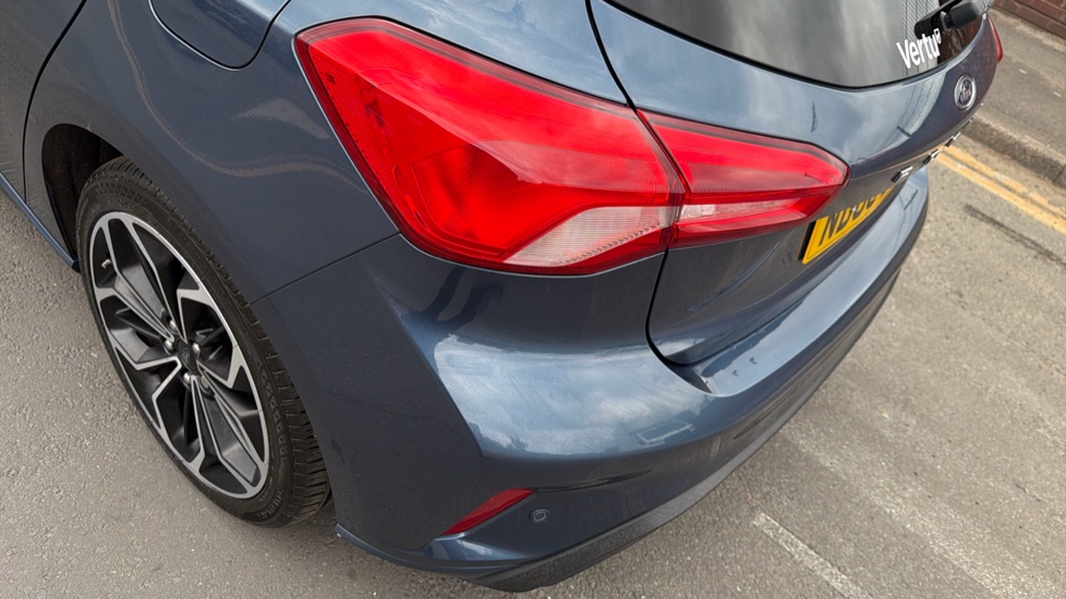 Ford Focus 1.0 EcoBoost 125 ST-Line X 5dr Auto Petrol Hatchback - Image 34