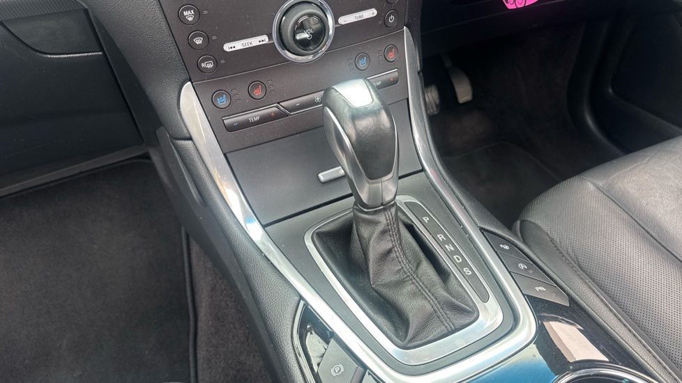 Ford Edge 2.0 TDCi 210 Titanium 5dr Powershift Diesel Estate - Image 13
