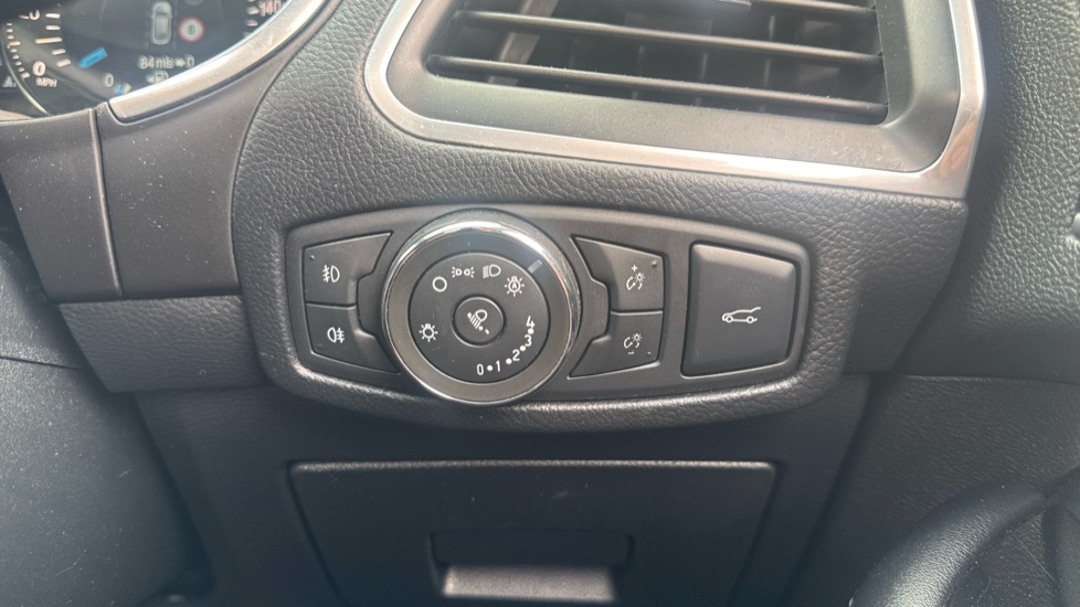 Ford Edge 2.0 TDCi 210 Titanium 5dr Powershift Diesel Estate - Image 23