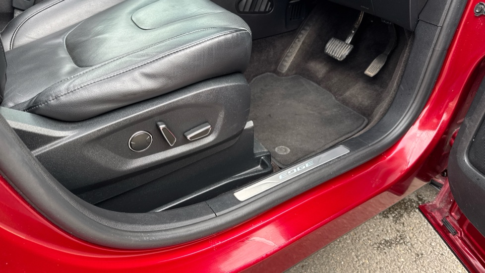 Ford Edge 2.0 TDCi 210 Titanium 5dr Powershift Diesel Estate - Image 32
