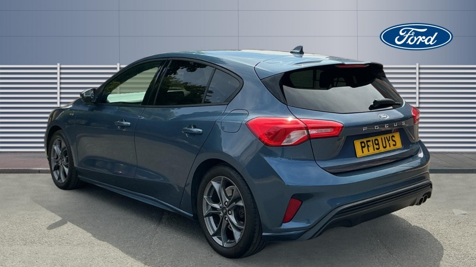 Ford Focus 1.0 EcoBoost 125 ST-Line 5dr Petrol Hatchback - Image 2