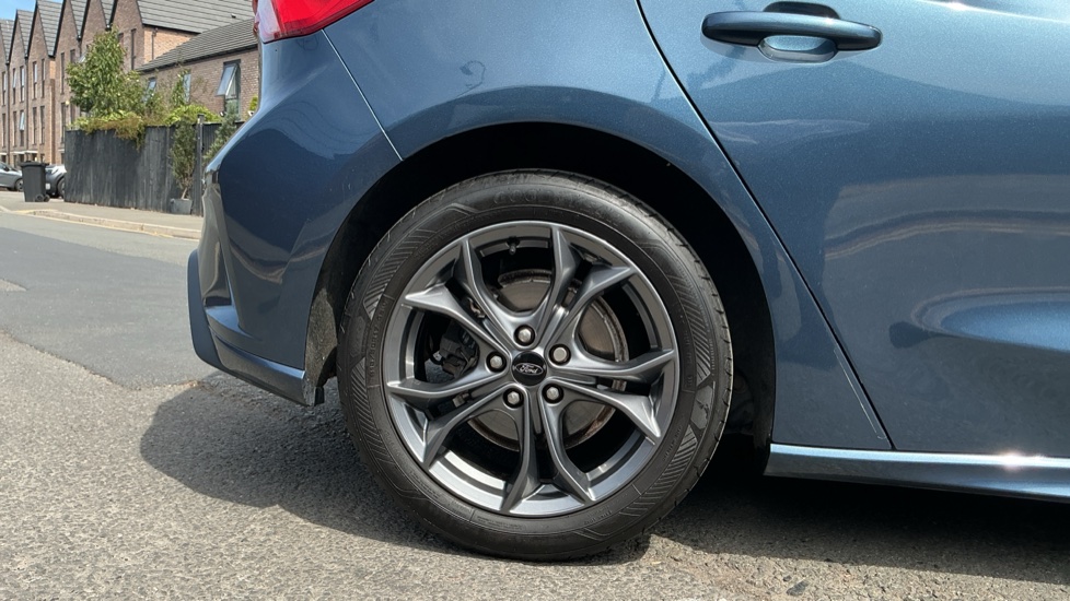 Ford Focus 1.0 EcoBoost 125 ST-Line 5dr Petrol Hatchback - Image 7