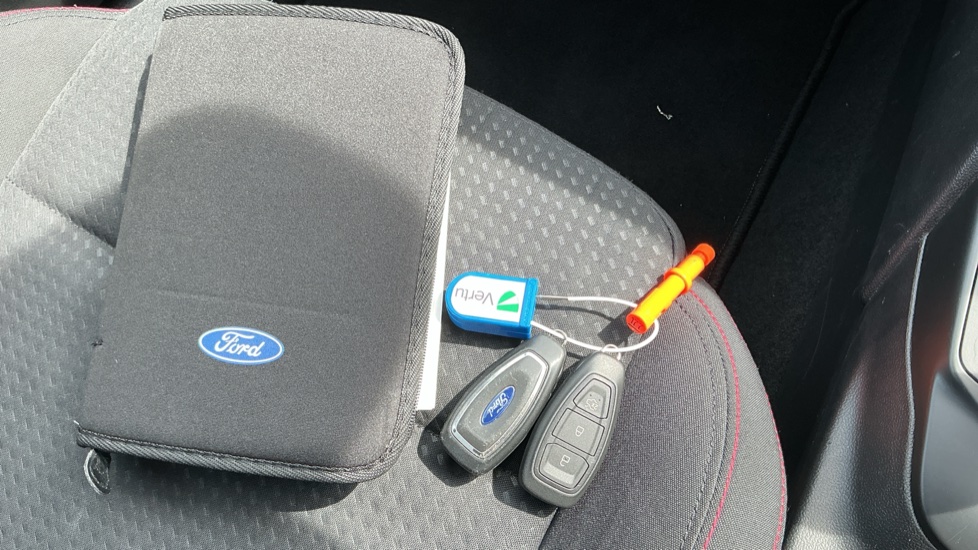 Ford Focus 1.0 EcoBoost 125 ST-Line 5dr Petrol Hatchback - Image 19