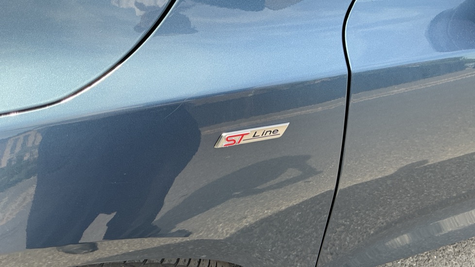 Ford Focus 1.0 EcoBoost 125 ST-Line 5dr Petrol Hatchback - Image 31