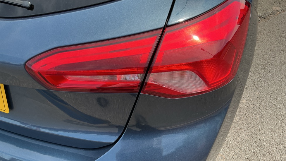 Ford Focus 1.0 EcoBoost 125 ST-Line 5dr Petrol Hatchback - Image 38