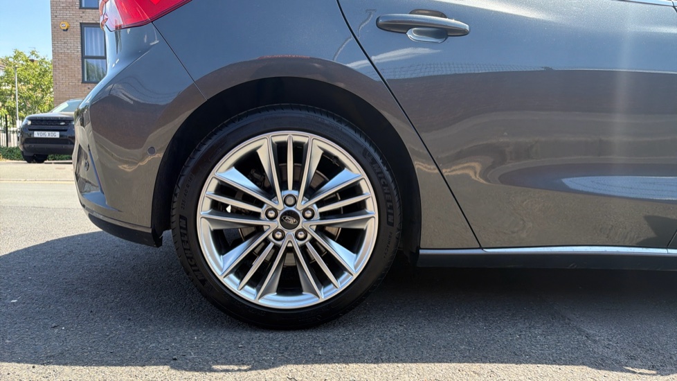 Ford Focus Vignale 1.0 EcoBoost 125 5dr Petrol Hatchback - Image 7