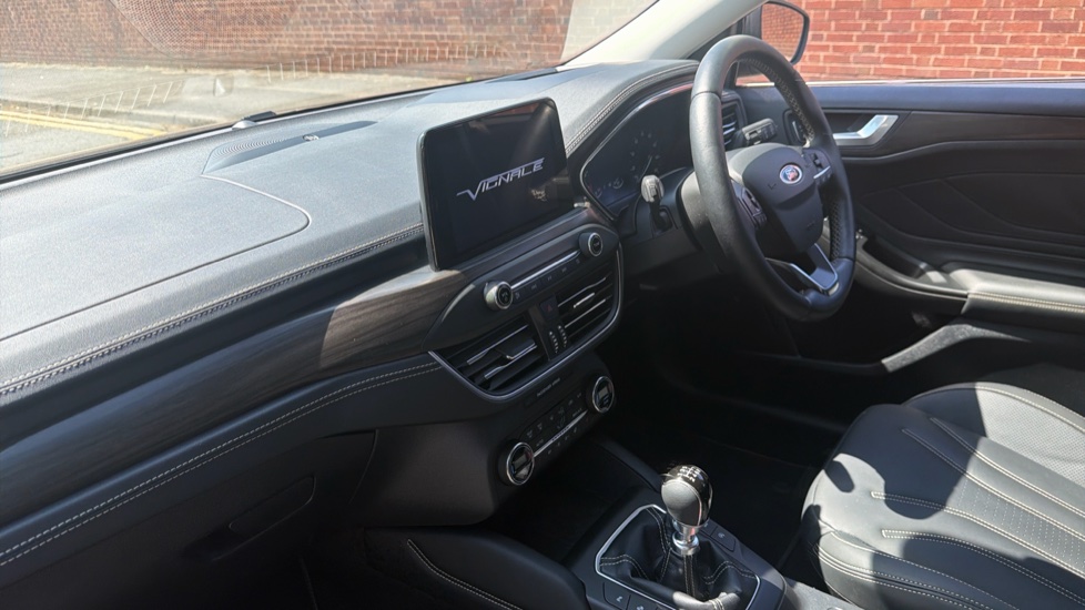 Ford Focus Vignale 1.0 EcoBoost 125 5dr Petrol Hatchback - Image 9