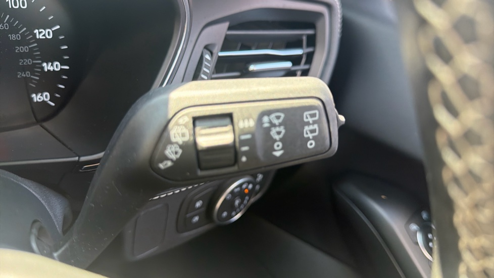 Ford Focus Vignale 1.0 EcoBoost 125 5dr Petrol Hatchback - Image 32