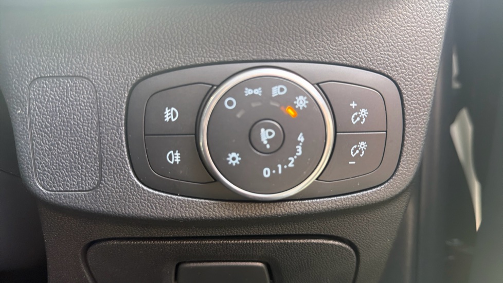 Ford Focus Vignale 1.0 EcoBoost 125 5dr Petrol Hatchback - Image 33