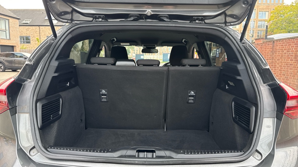 Ford Focus 1.0 EcoBoost Hybrid mHEV ST-Line 5dr Petrol Hatchback - Image 4