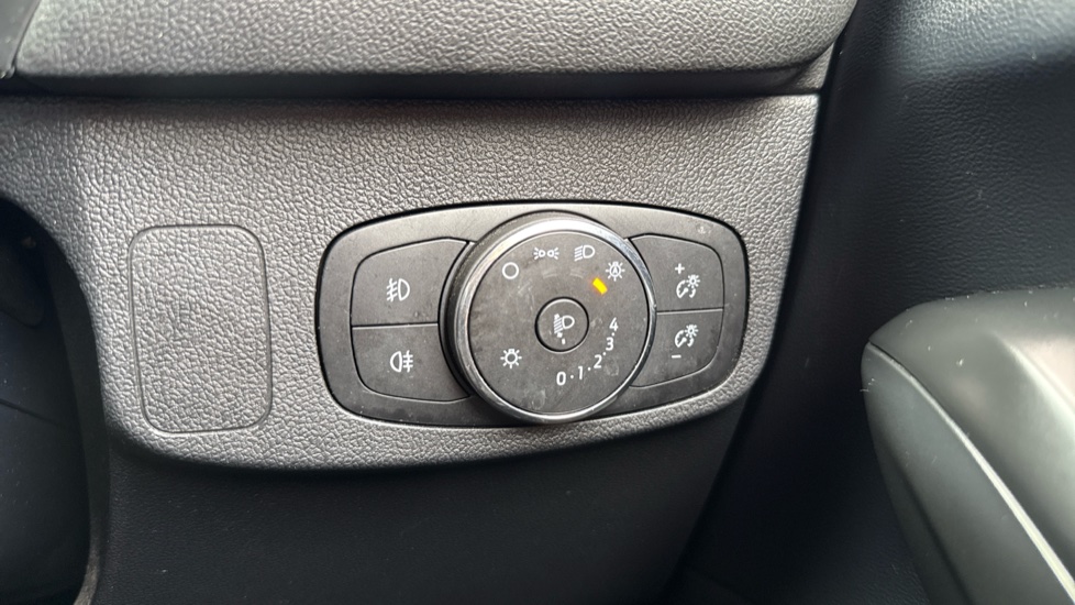 Ford Focus 1.0 EcoBoost Hybrid mHEV ST-Line 5dr Petrol Hatchback - Image 21