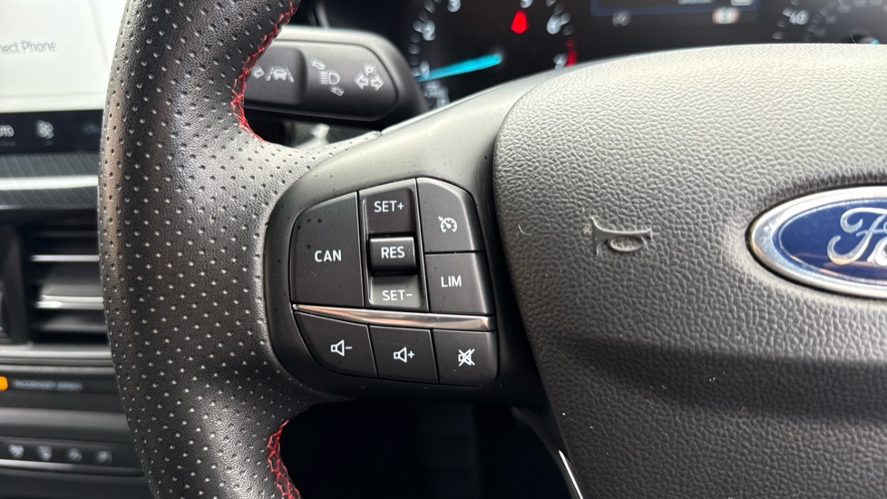 Ford Focus 1.0 EcoBoost Hybrid mHEV ST-Line 5dr Petrol Hatchback - Image 24