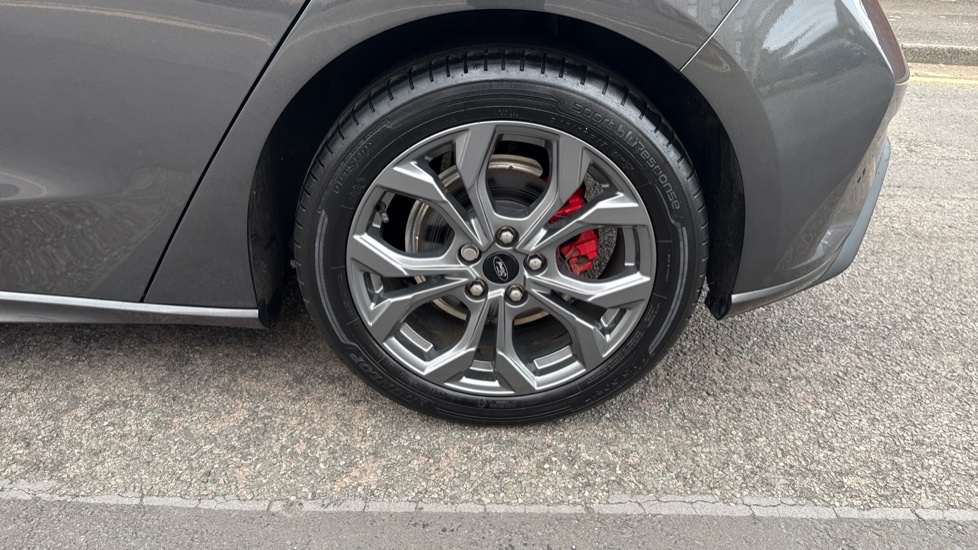 Ford Focus 1.0 EcoBoost Hybrid mHEV ST-Line 5dr Petrol Hatchback - Image 36