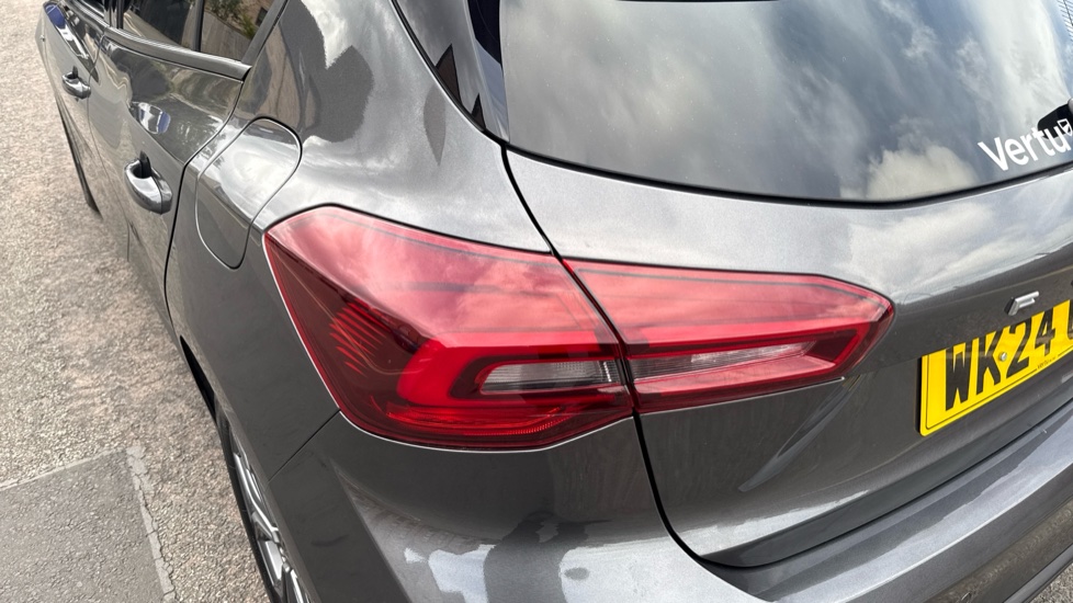 Ford Focus 1.0 EcoBoost Hybrid mHEV ST-Line 5dr Petrol Hatchback - Image 38