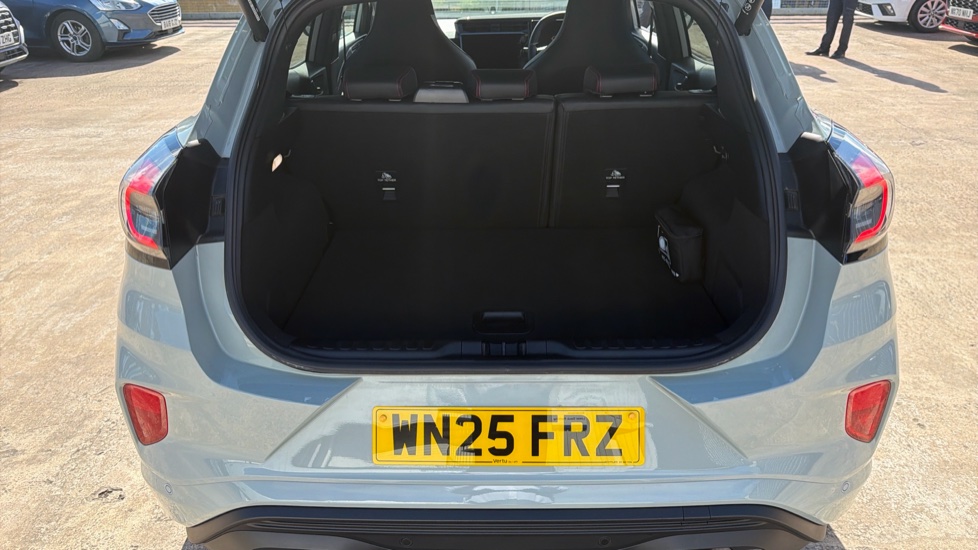 Ford Puma ST 1.0 EcoBoost Hybrid mHEV ST 5dr DCT Petrol Hatchback - Image 4