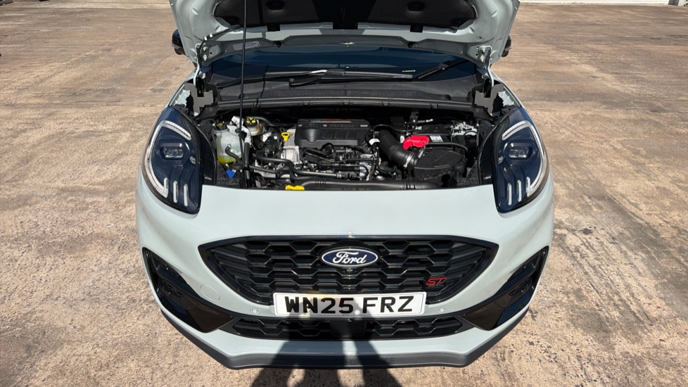 Ford Puma ST 1.0 EcoBoost Hybrid mHEV ST 5dr DCT Petrol Hatchback - Image 8