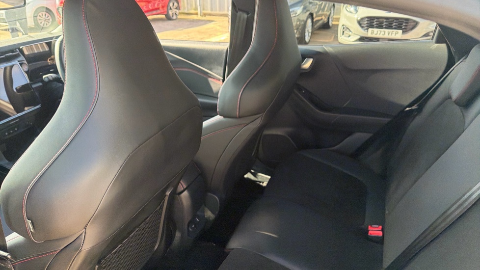 Ford Puma ST 1.0 EcoBoost Hybrid mHEV ST 5dr DCT Petrol Hatchback - Image 16