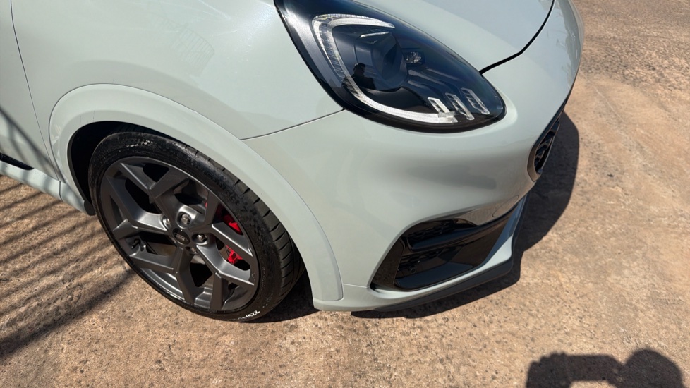Ford Puma ST 1.0 EcoBoost Hybrid mHEV ST 5dr DCT Petrol Hatchback - Image 35