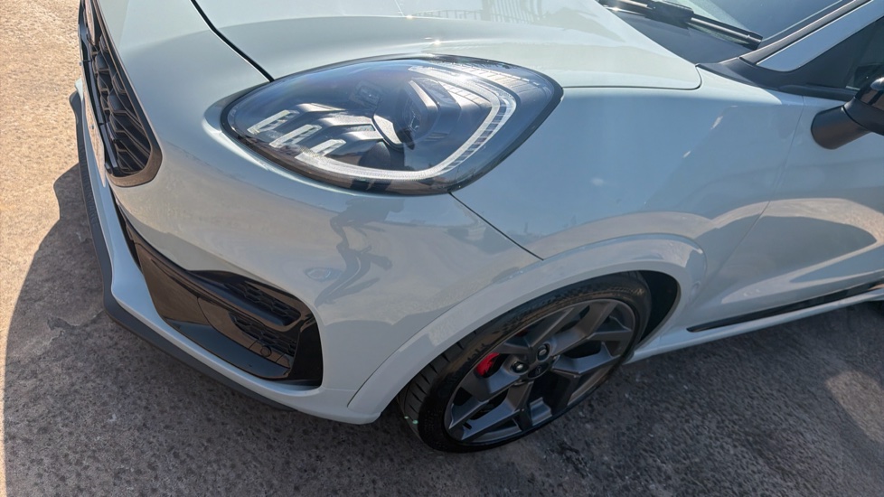 Ford Puma ST 1.0 EcoBoost Hybrid mHEV ST 5dr DCT Petrol Hatchback - Image 36