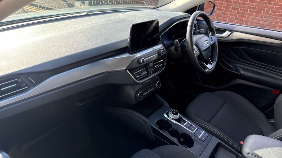 Ford Focus 1.0 EcoBoost 125 Titanium 5dr Auto Petrol Estate - Image 9