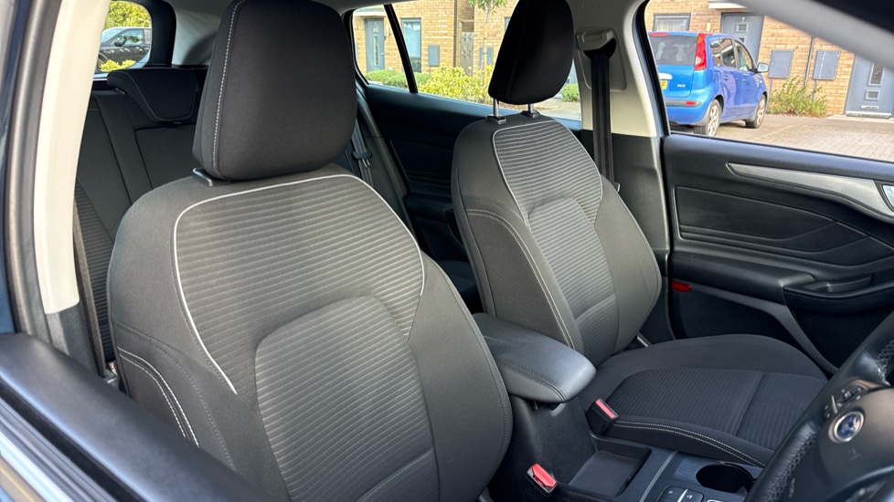 Ford Focus 1.0 EcoBoost 125 Titanium 5dr Auto Petrol Estate - Image 43