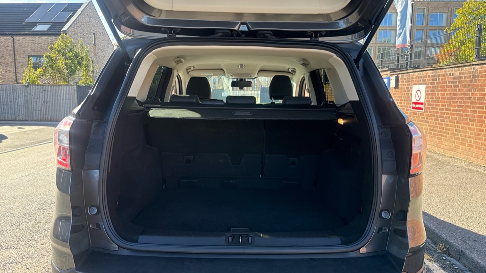 Ford Kuga 1.5 TDCi Titanium Edition 5dr 2WD Diesel Estate - Image 4